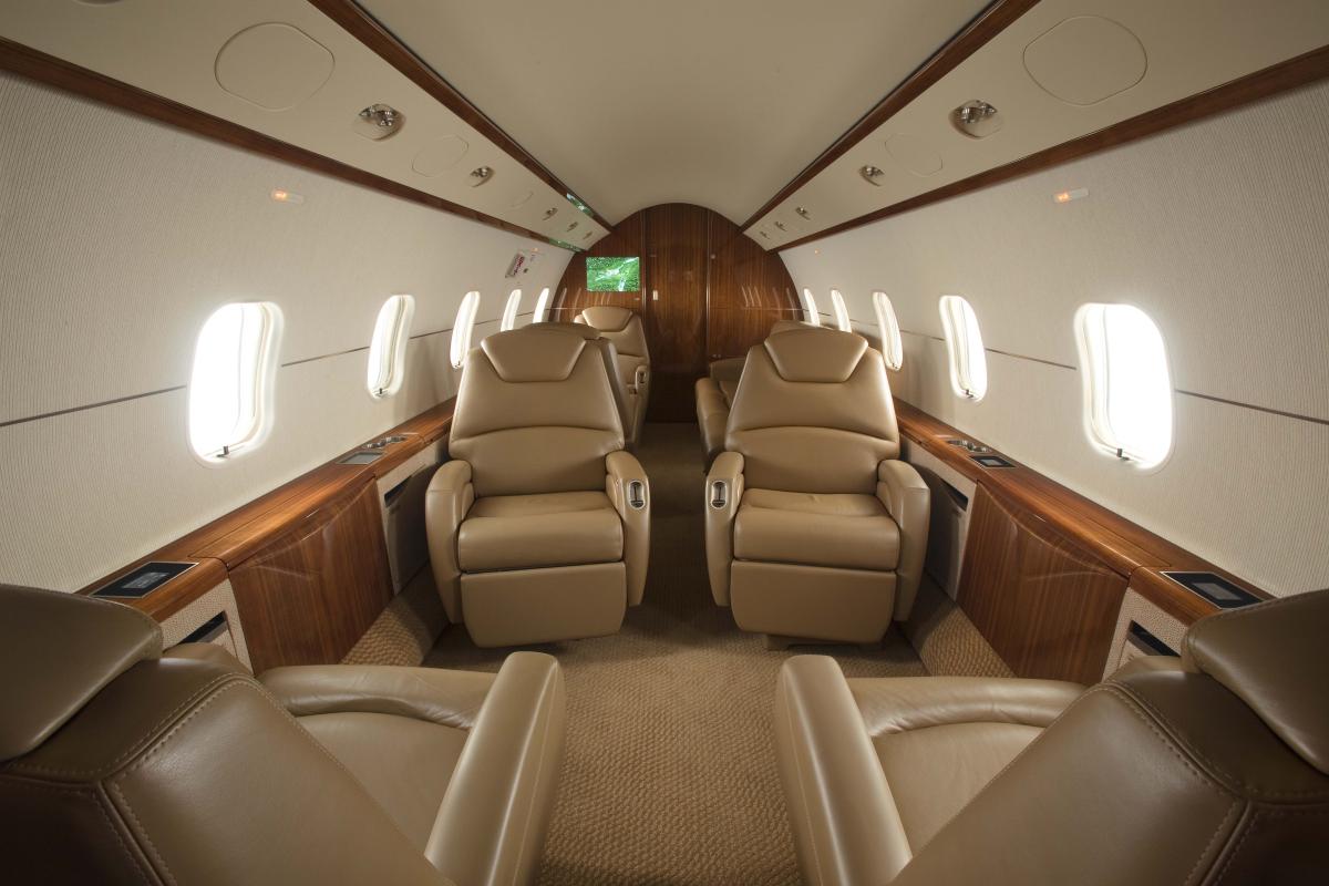 Challenger 300 view for Switzerland charter