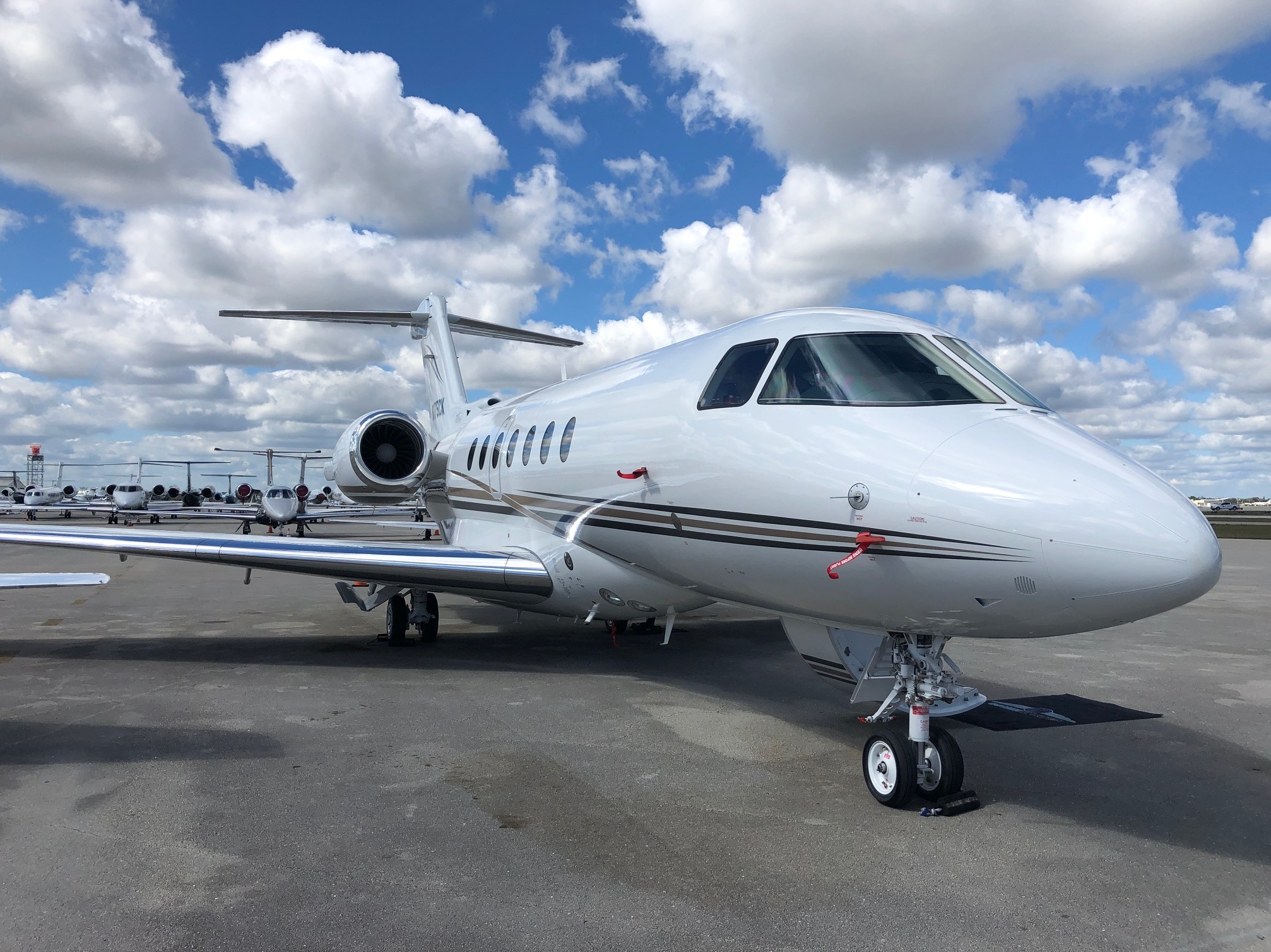 Hawker 4000