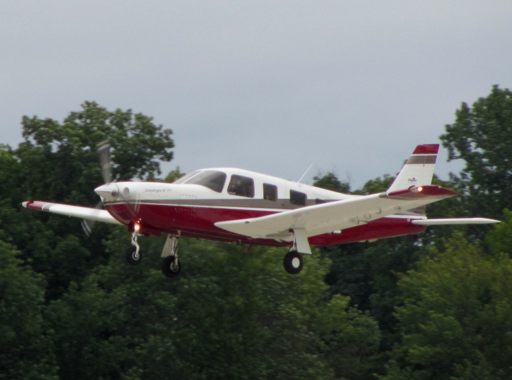 Piper Saratoga PA-32R piston for Switzerland charter